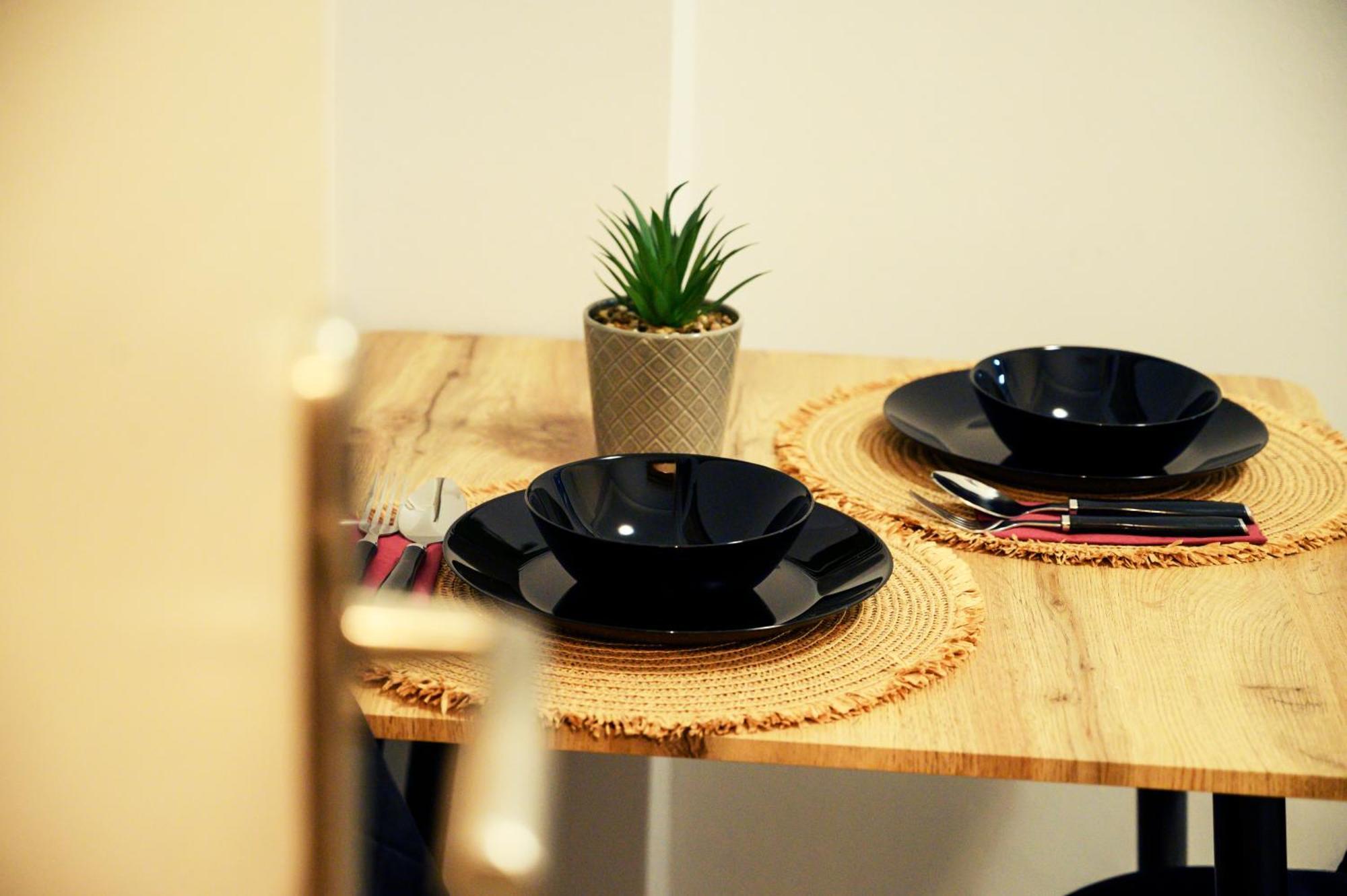 Modern Downtown Flat By Golden H&R Apartment Солун Екстериор снимка