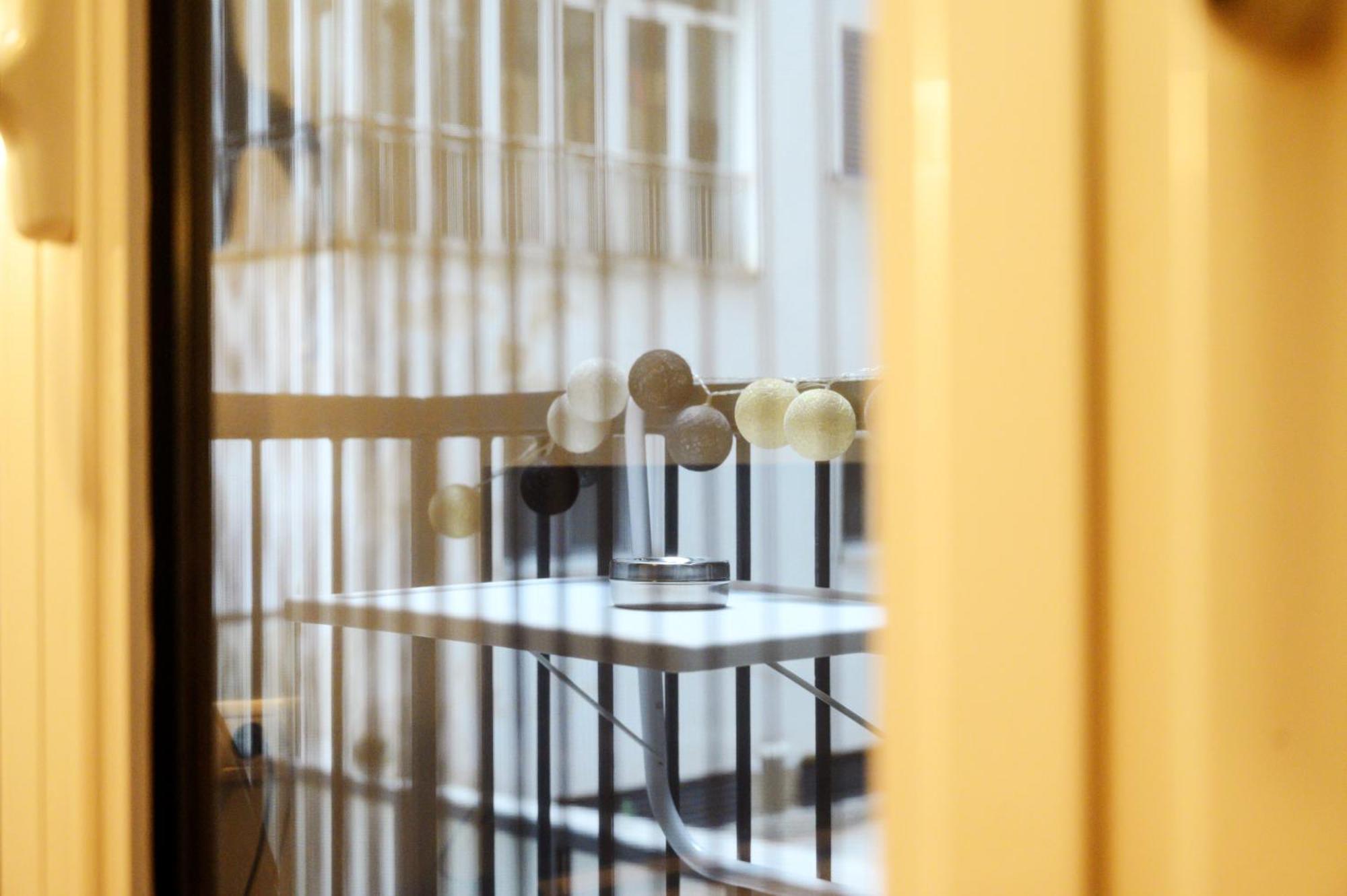 Modern Downtown Flat By Golden H&R Apartment Солун Екстериор снимка